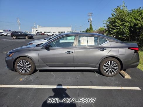 Used 2025 Nissan Altima 2.5 SV FWD image 8