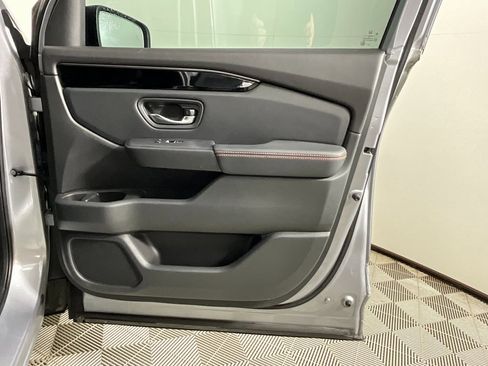 Used 2023 Honda Pilot TrailSport image 21
