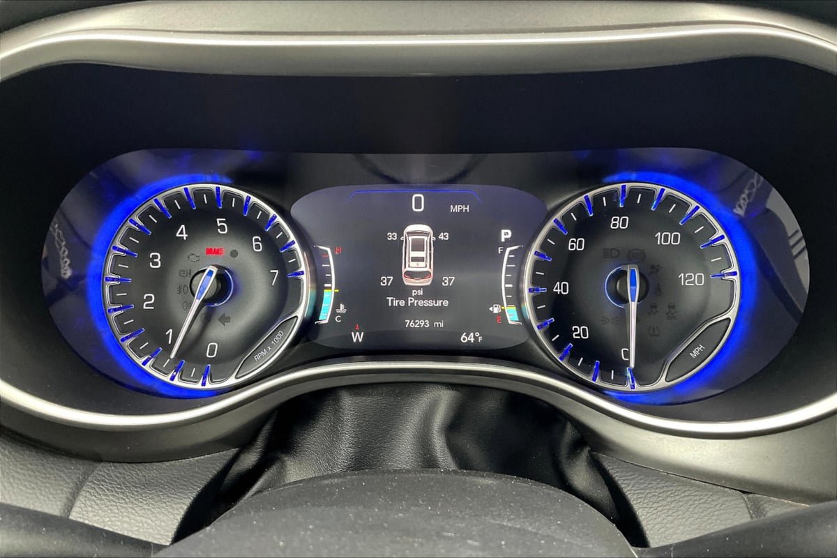 Used 2022 Chrysler Pacifica Touring-L FWD image 20