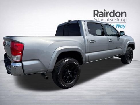 Used 2017 Toyota Tacoma SR5 w/ Tow Package AWD/4WD image 7