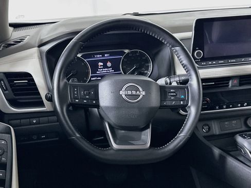 Used 2025 Nissan Rogue SV FWD image 18