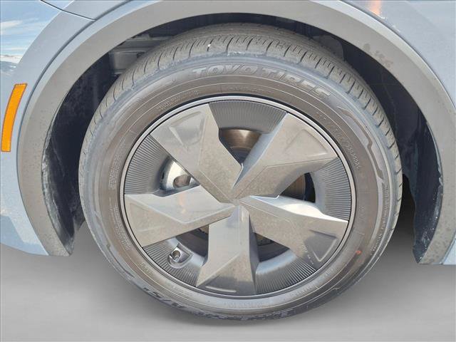 Used 2025 Toyota Prius LE FWD image 22