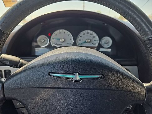 Used 2005 Ford Thunderbird RWD image 11