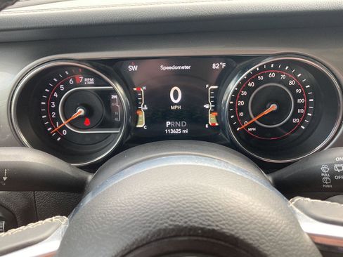 Used 2019 Jeep Wrangler Unlimited Sahara image 26