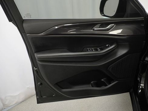 Used 2023 Jeep Grand Cherokee L Altitude image 39