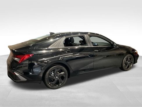 New 2026 Hyundai Elantra SEL Sport Premium FWD image 4