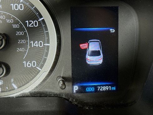 Used 2021 Toyota Corolla LE image 16