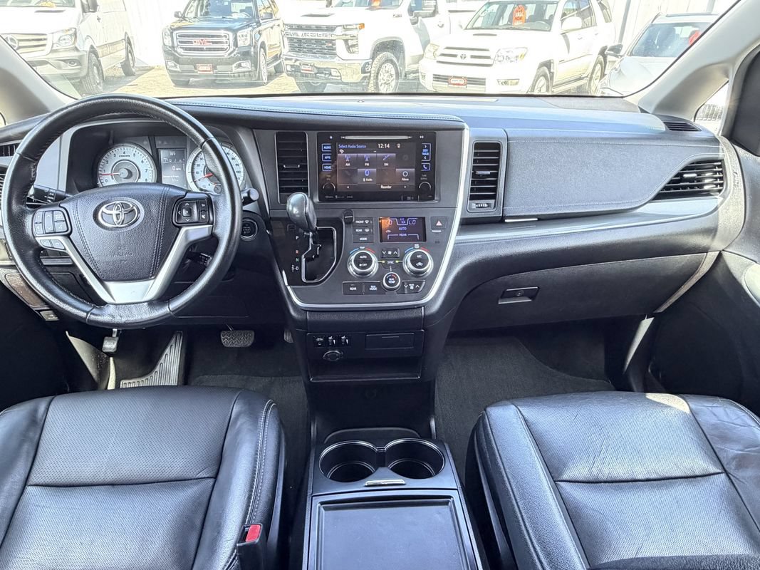 Used 2017 Toyota Sienna SE w/ SE Preferred Package FWD image 27