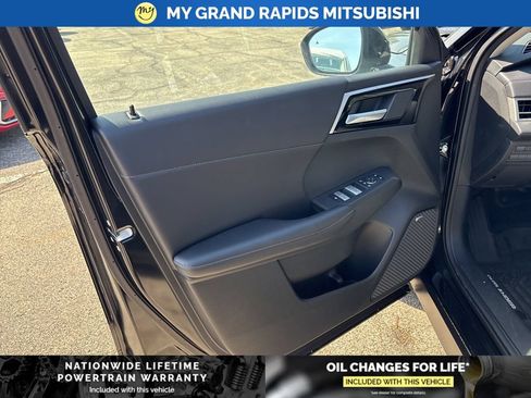 New 2026 Mitsubishi Outlander SE AWD/4WD image 8