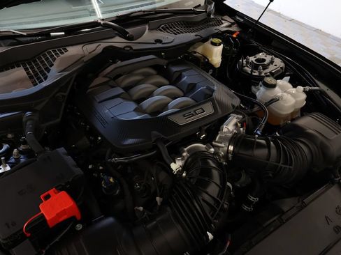 Used 2025 Ford Mustang GT RWD image 31
