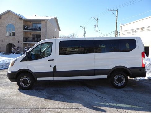 Used 2017 Chevrolet Express 2500 LT w/ LT Preferred Equipment Group image 4