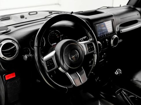 Used 2016 Jeep Wrangler Unlimited Rubicon AWD/4WD image 23