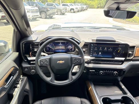 New 2026 Chevrolet Silverado 2500 High Country w/ High Country Premium Package AWD/4WD image 13