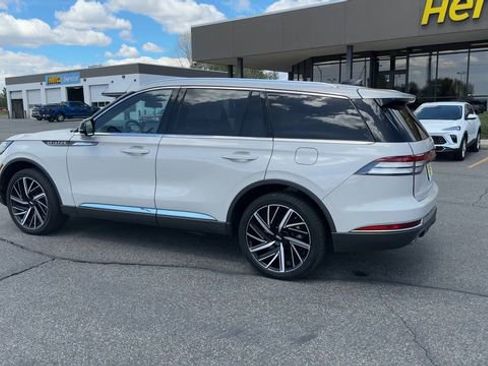 Used 2025 Lincoln Aviator Reserve w/ Equipment Group 201A AWD/4WD image 6