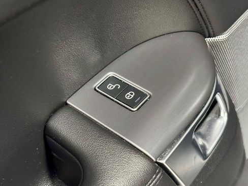 Used 2020 Land Rover Range Rover Sport SE AWD/4WD image 19