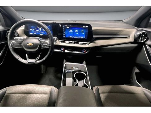 Used 2025 Chevrolet Equinox LT w/ Convenience Package II AWD/4WD image 16