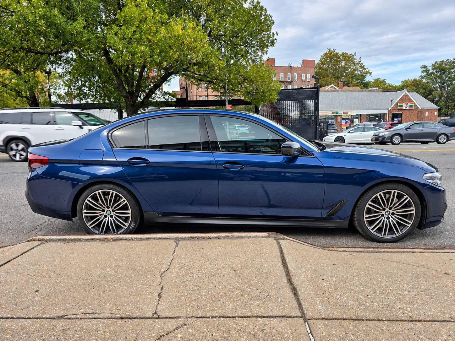Used 2019 BMW M550i xDrive w/ Premium Package 2 AWD/4WD image 6