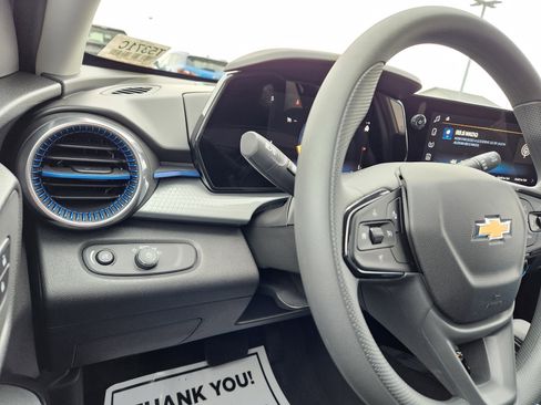 New 2026 Chevrolet Trax LT w/ Sunroof Package image 16