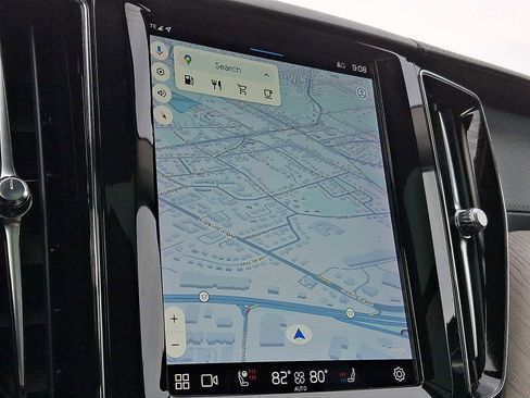 Used 2022 Volvo XC60 B5 Inscription image 14