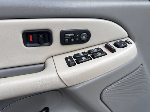 Used 2001 Chevrolet Tahoe LS AWD/4WD image 12