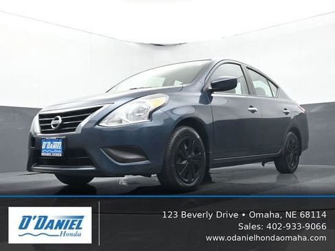 Used 2015 Nissan Versa SV FWD image 9