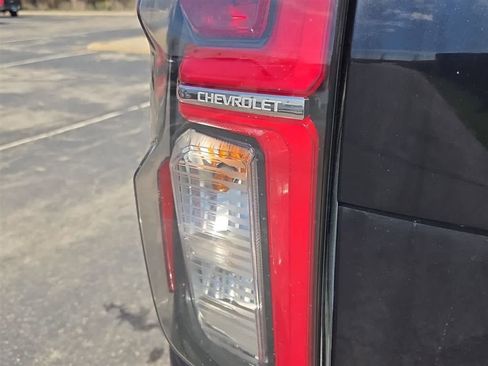Used 2023 Chevrolet Suburban LS AWD/4WD image 12