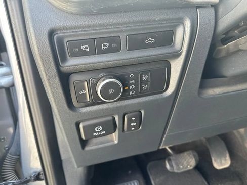 Used 2022 Ford F150 Lariat AWD/4WD image 19