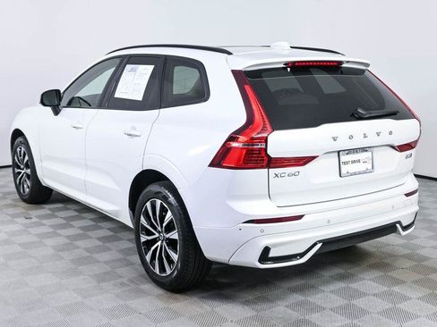 Used 2024 Volvo XC60 B5 Core AWD/4WD image 4