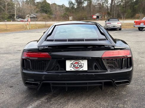 Used 2017 Audi R8 V10 w/ Ceramic Brake Package image 12