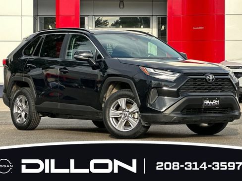 Used 2025 Toyota RAV4 XLE AWD/4WD image 2