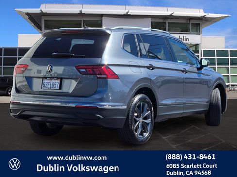 Certified 2022 Volkswagen Tiguan SE FWD image 4