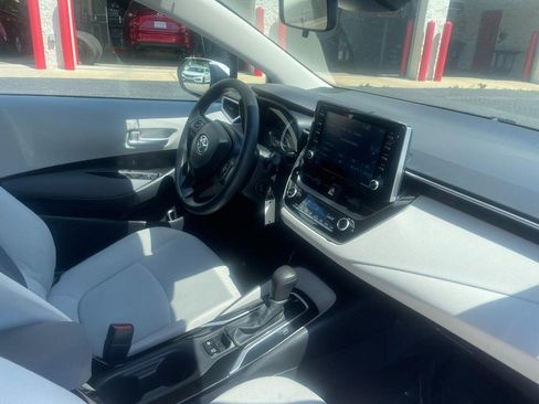 Used 2021 Toyota Corolla LE FWD image 5