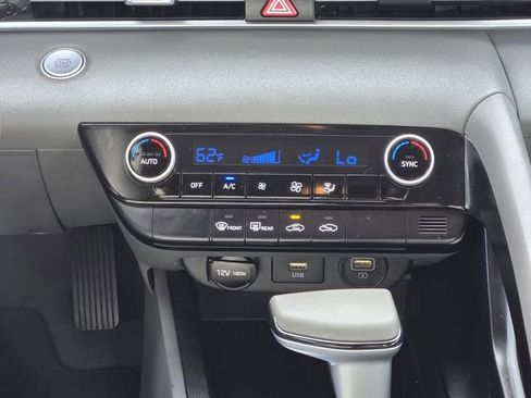 Used 2021 Hyundai Elantra SEL FWD image 18