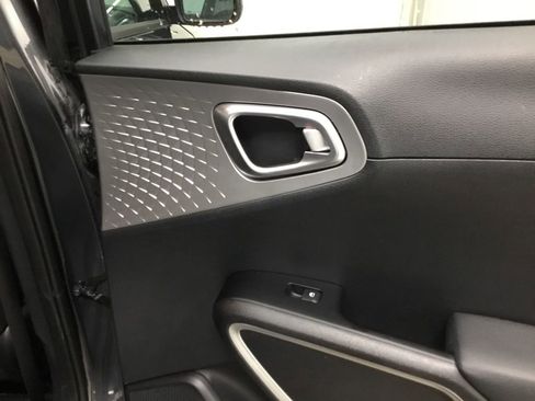 Used 2024 Kia Soul LX w/ LX Technology Package image 18