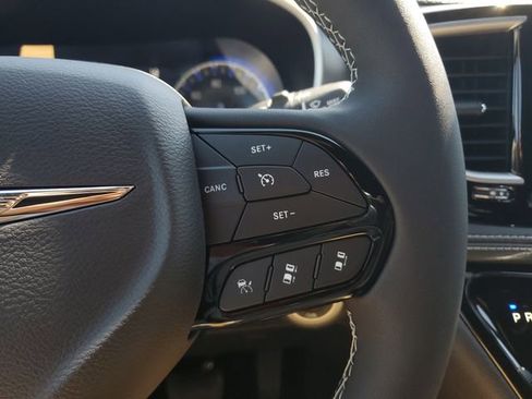 New 2026 Chrysler Pacifica Select image 24