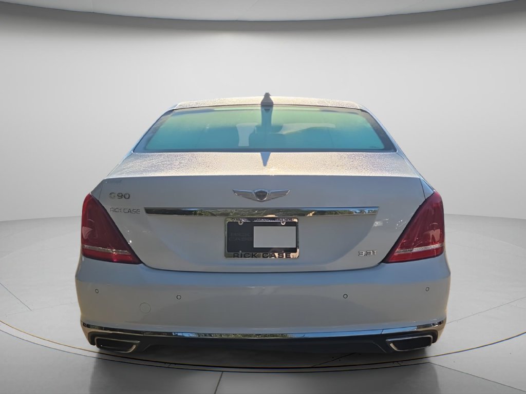 Used 2017 Genesis G90 3.3T Premium RWD image 5