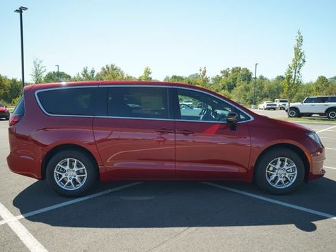 New 2026 Chrysler Voyager LX image 9