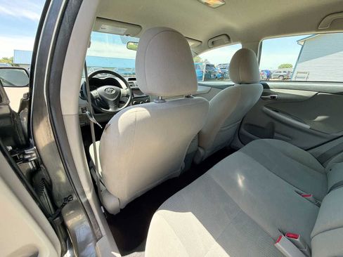 Used 2013 Toyota Corolla LE FWD image 15