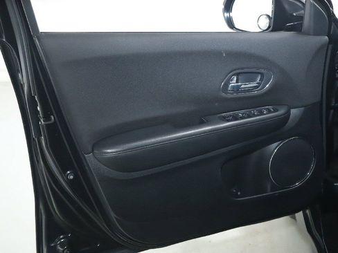 Used 2018 Honda HR-V EX image 15