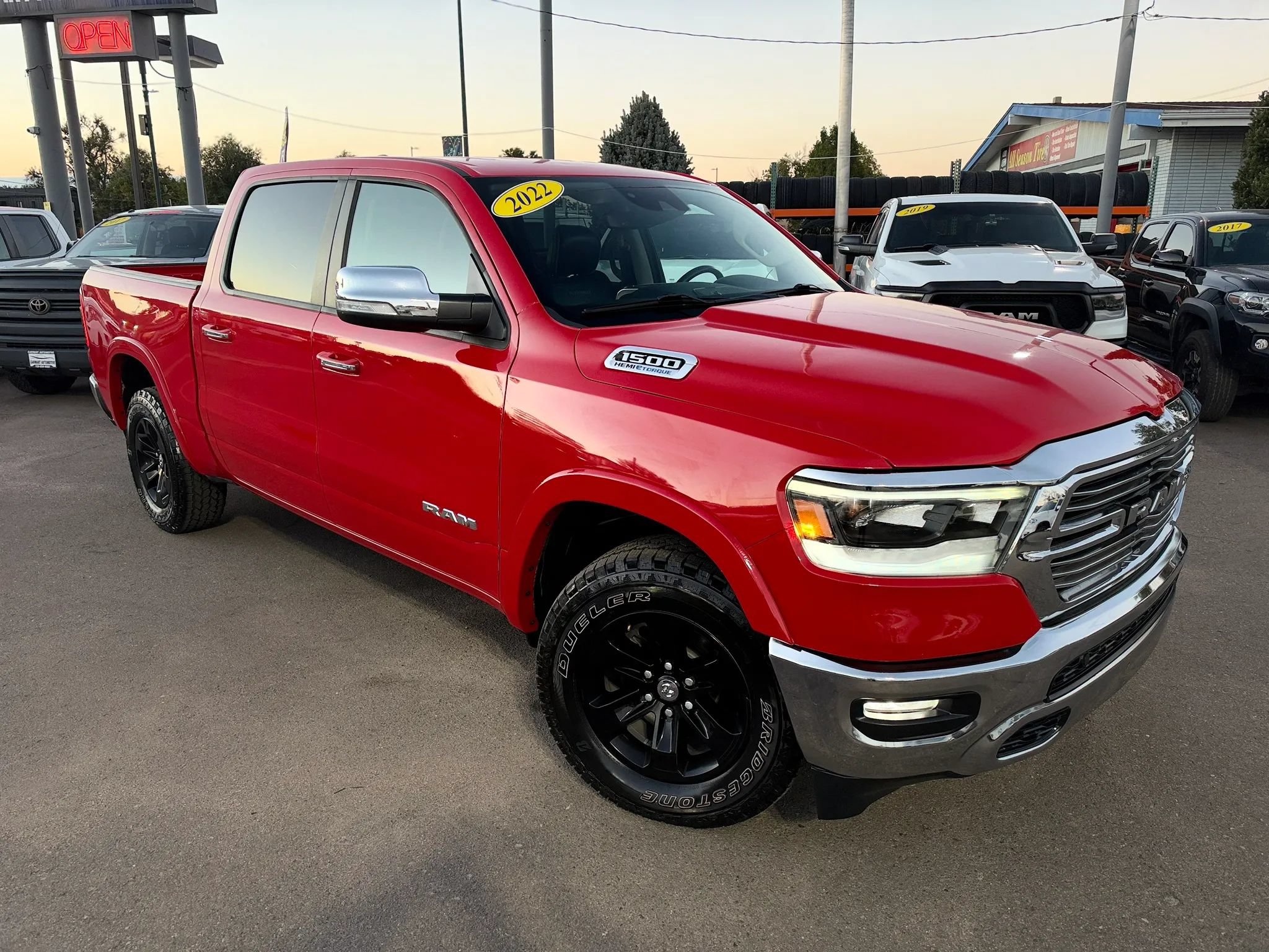 Used 2022 RAM 1500 Laramie AWD/4WD image 3