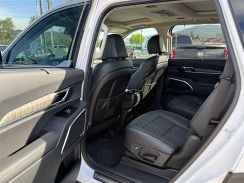 Used 2025 Kia Telluride SX w/ SX Captain's Chair Package FWD image 10