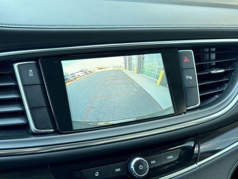 Used 2018 Buick Enclave Essence FWD image 32