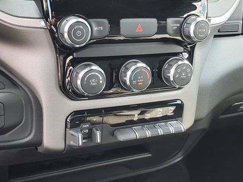 New 2026 RAM 2500 Big Horn AWD/4WD image 18