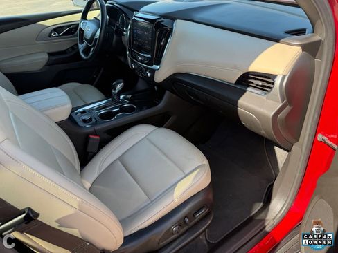 Used 2023 Chevrolet Traverse LT FWD image 8