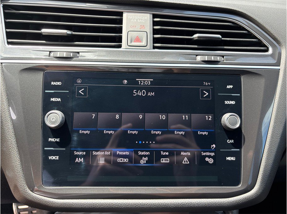 Used 2023 Volkswagen Tiguan SE R-Line FWD image 28