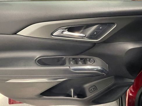 Used 2025 Chevrolet Traverse LT w/ Driver Confidence Package image 20