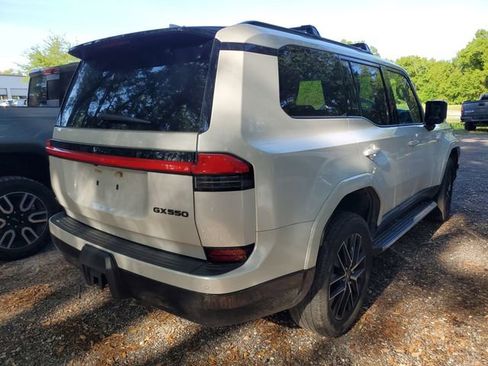 Used 2024 Lexus GX 550 w/ Accessory Package (Z1) image 4