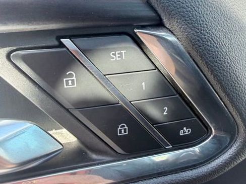 Used 2024 GMC Sierra 1500 SLT image 19