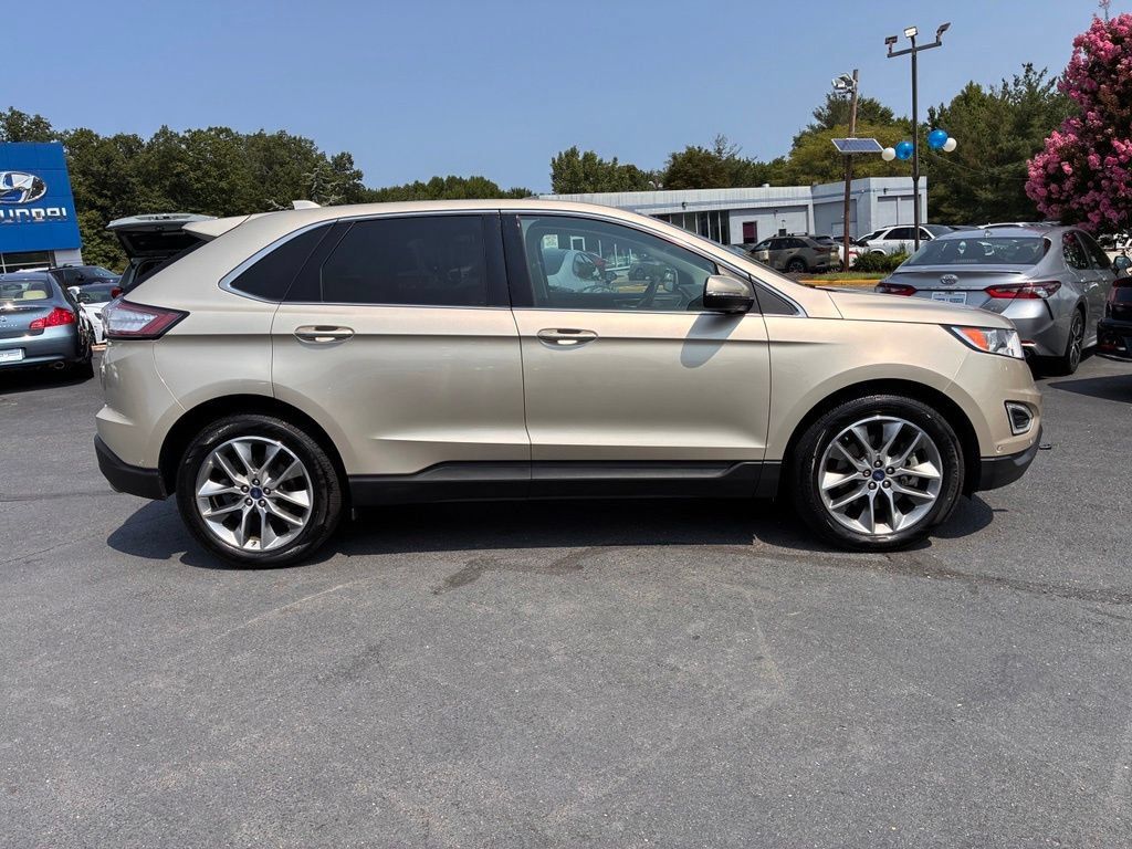 Used 2018 Ford Edge Titanium w/ Equipment Group 302A FWD image 8