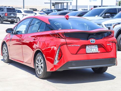 Certified 2022 Toyota Prius Prime Limited FWD image 8
